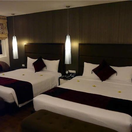 Hotel Orchid Kochi Zewnętrze zdjęcie