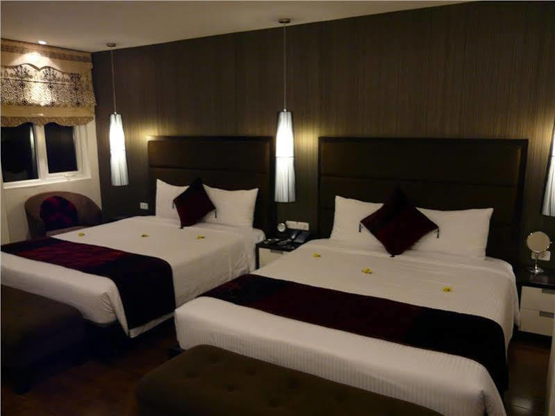 Hotel Orchid Kochi Zewnętrze zdjęcie